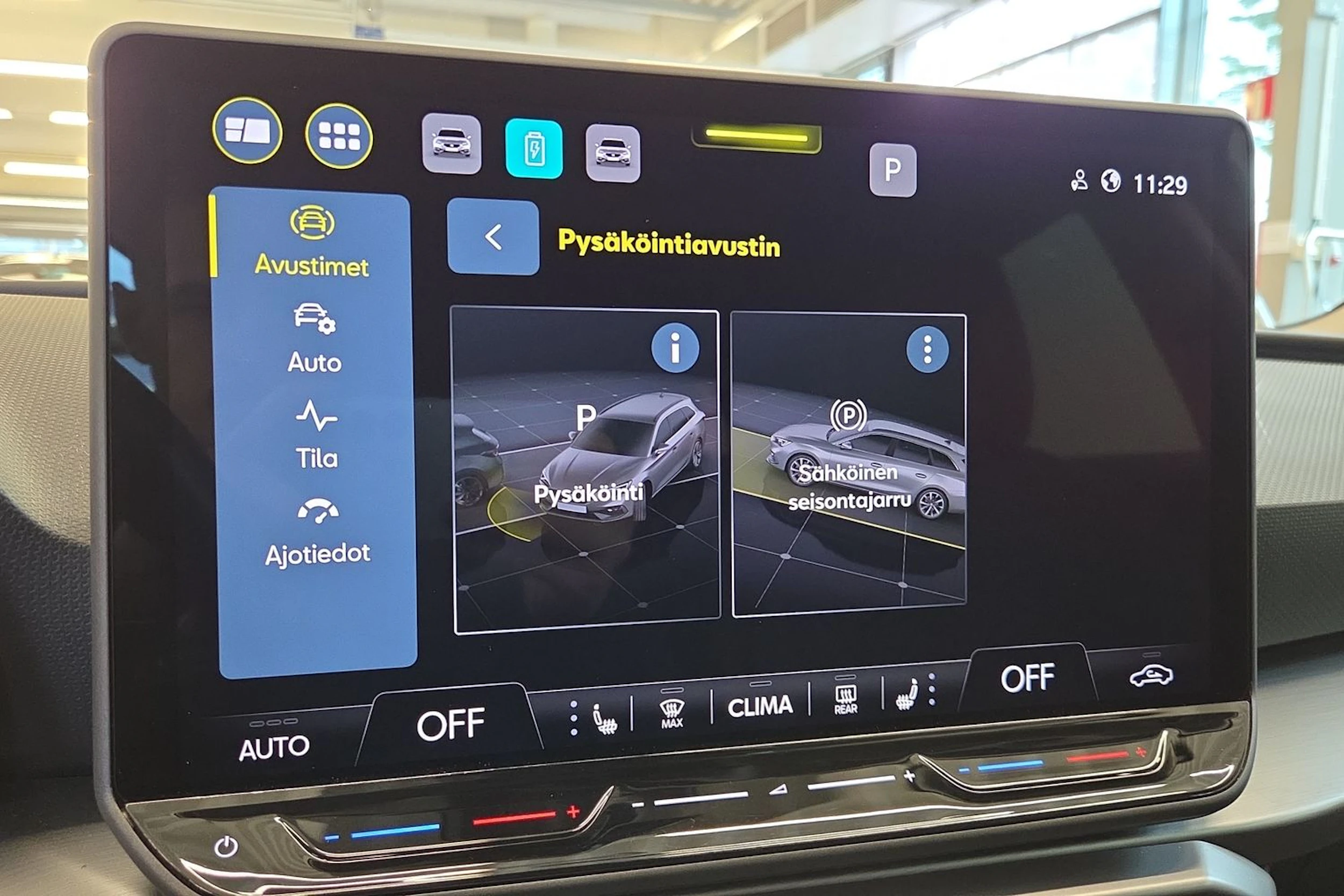 Valkoinen SEAT Leon Sportstourer 2025 kuva 14.