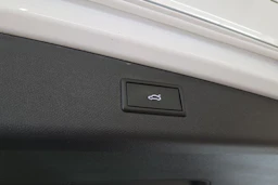 Valkoinen SEAT Leon Sportstourer 2025 kuva 21.