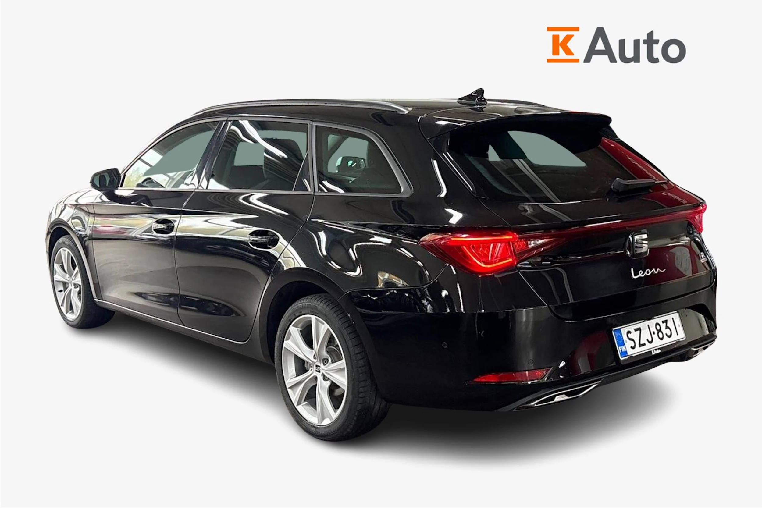 musta SEAT Leon Sportstourer 2025 kuva 2.