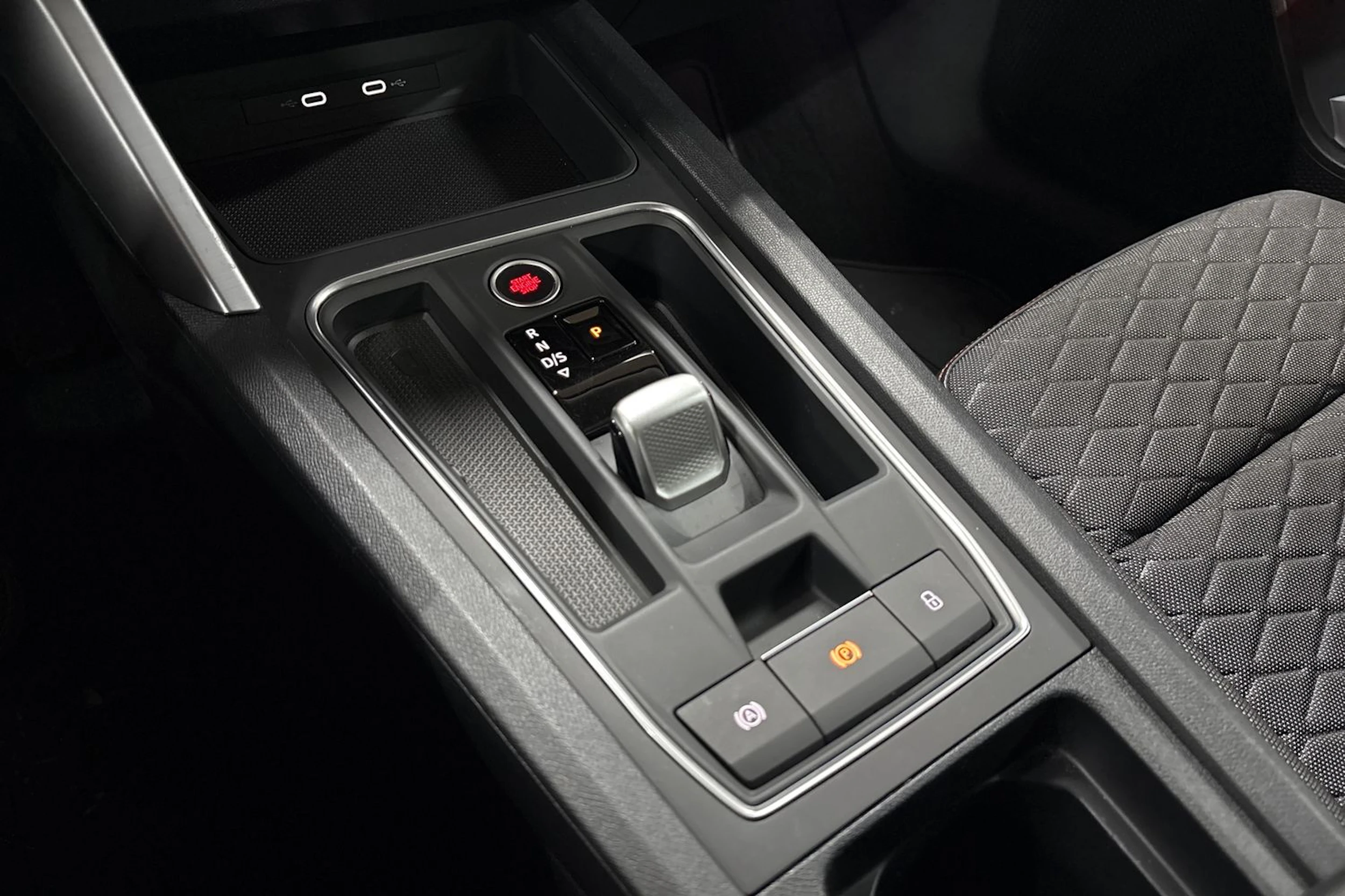 musta SEAT Leon Sportstourer 2025 kuva 20.