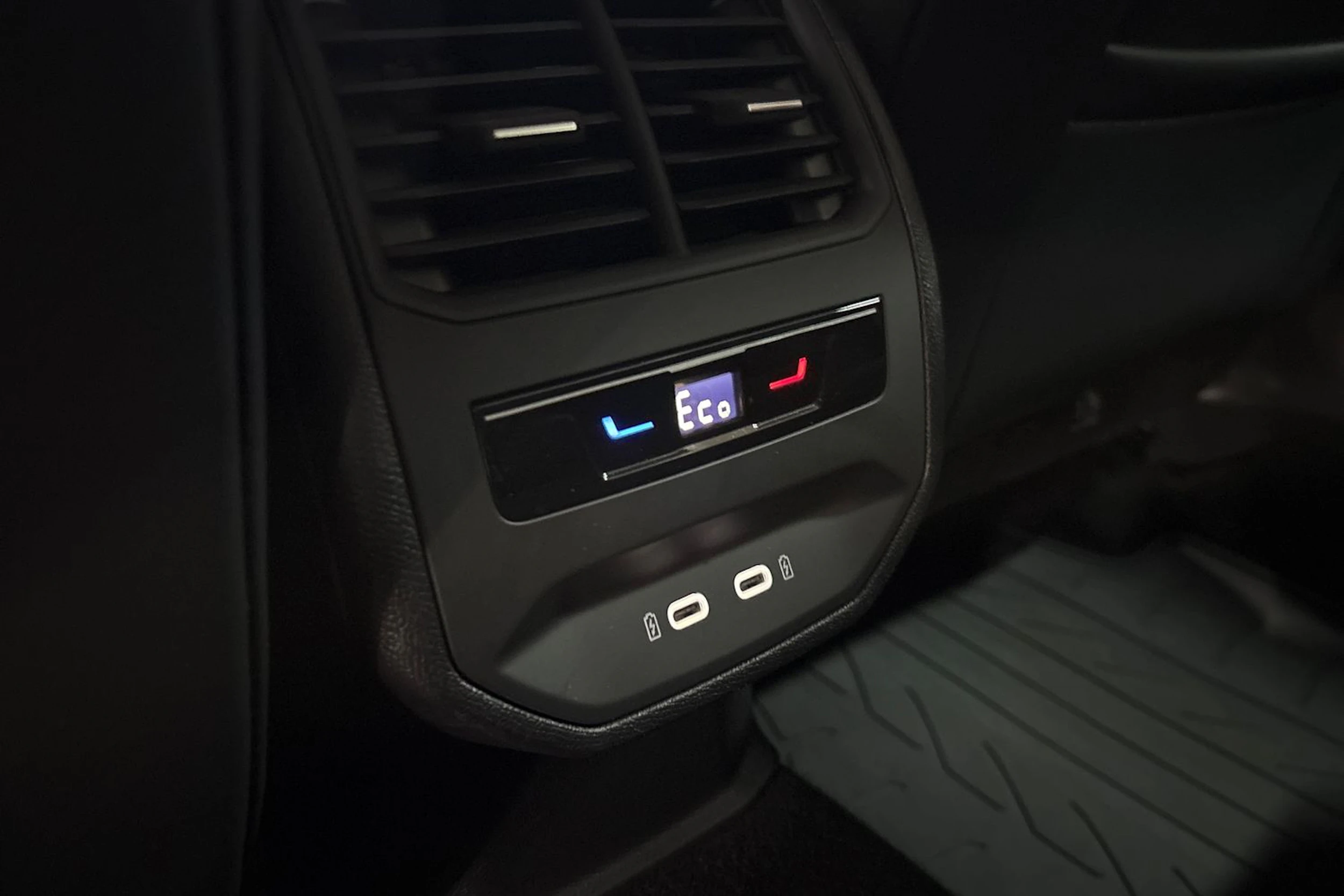 musta SEAT Leon Sportstourer 2025 kuva 23.