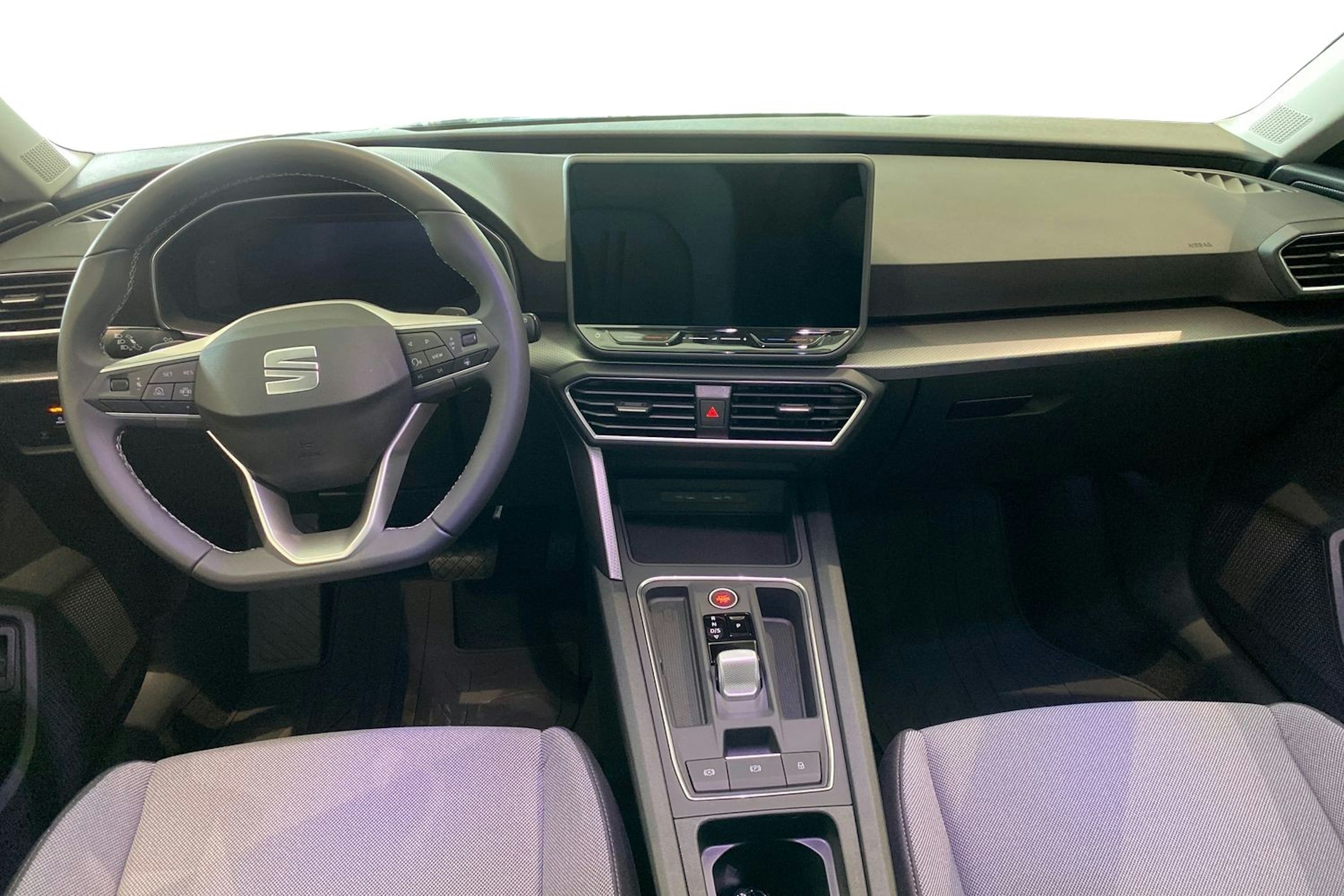harmaa SEAT Leon Sportstourer 2025 kuva 7.