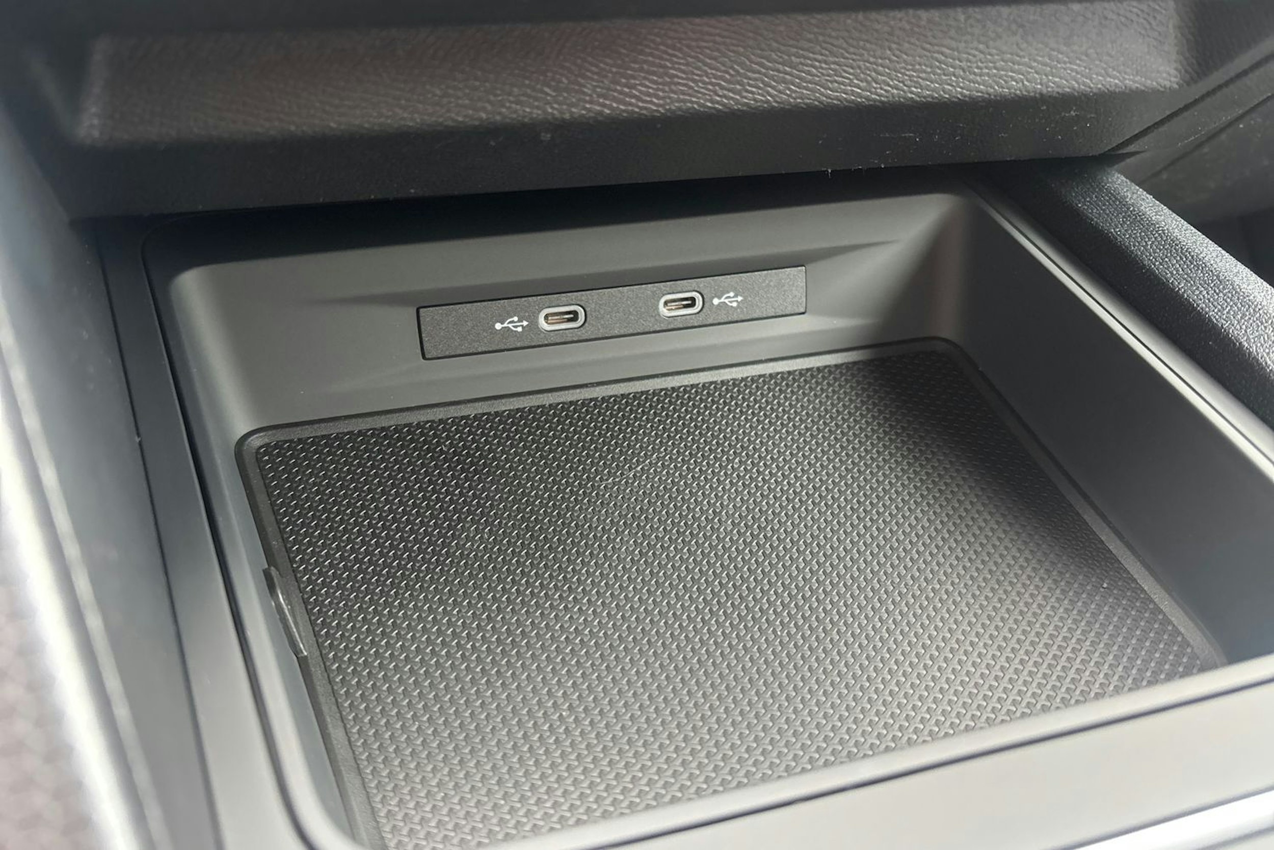 sininen SEAT Leon Sportstourer 2026 kuva 15.