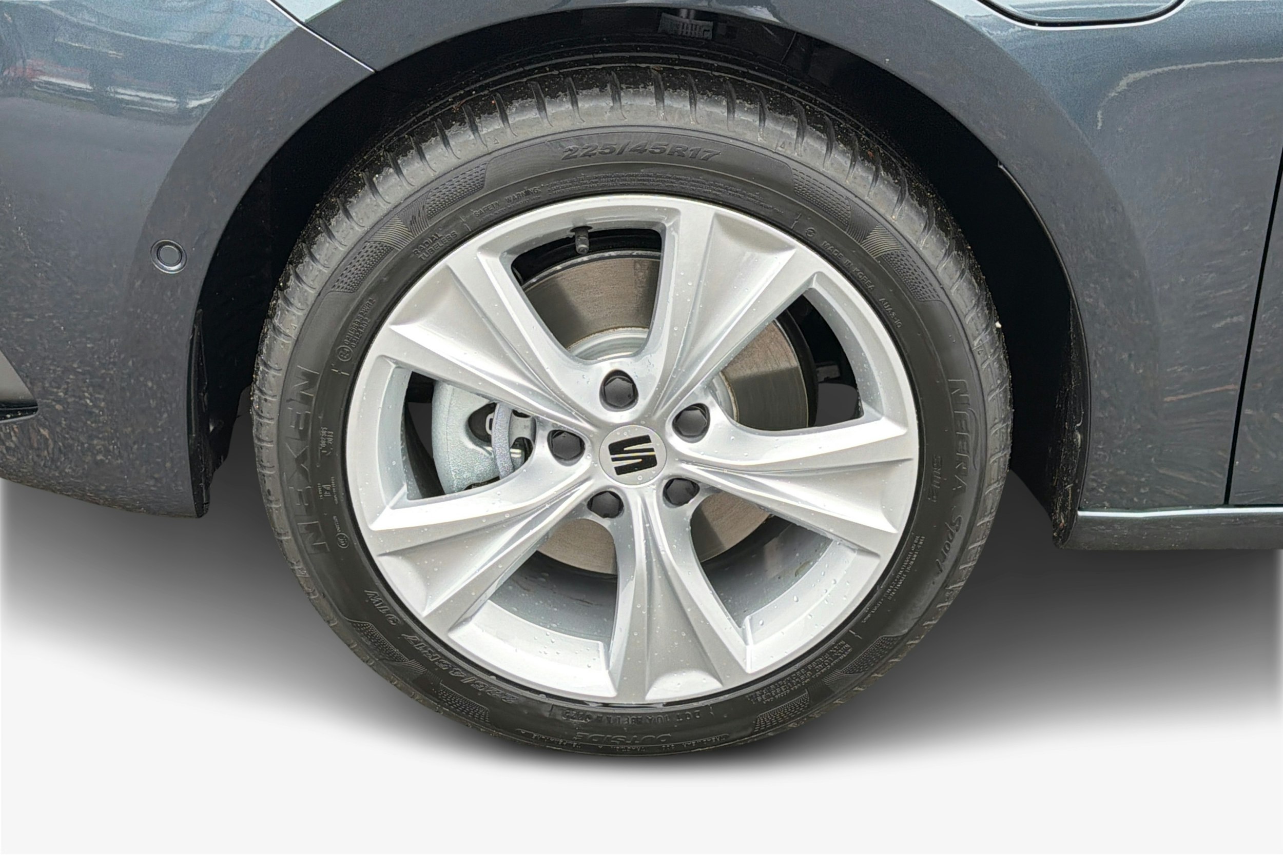 met. harmaa SEAT Leon Sportstourer 2026 kuva 9.