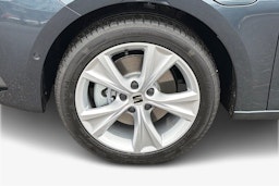 met. harmaa SEAT Leon Sportstourer 2026 kuva 9.