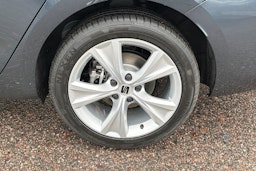 met. harmaa SEAT Leon Sportstourer 2026 kuva 10.