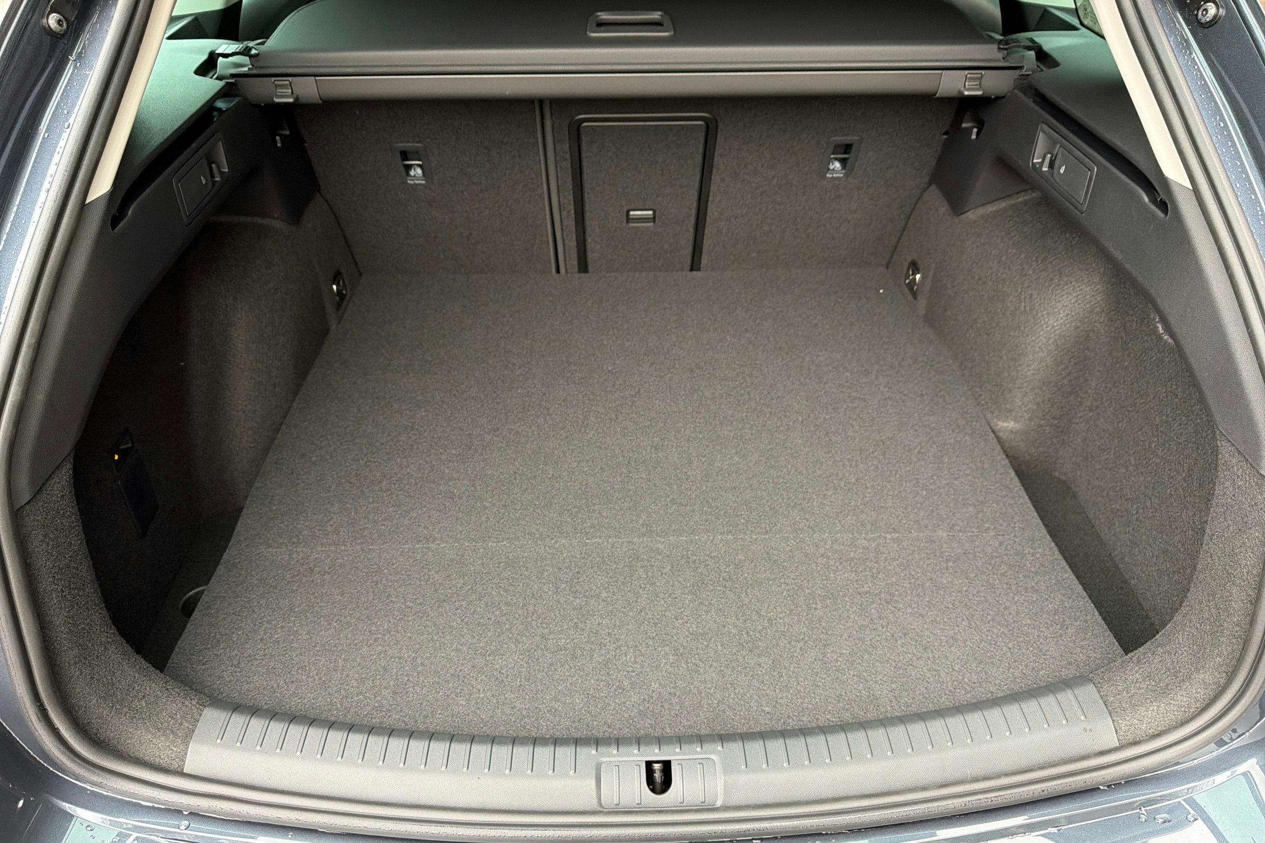 met. harmaa SEAT Leon Sportstourer 2026 kuva 11.