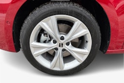 met. punainen SEAT Leon Sportstourer 2026 kuva 9.