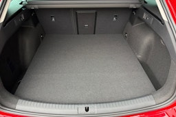 met. punainen SEAT Leon Sportstourer 2026 kuva 11.