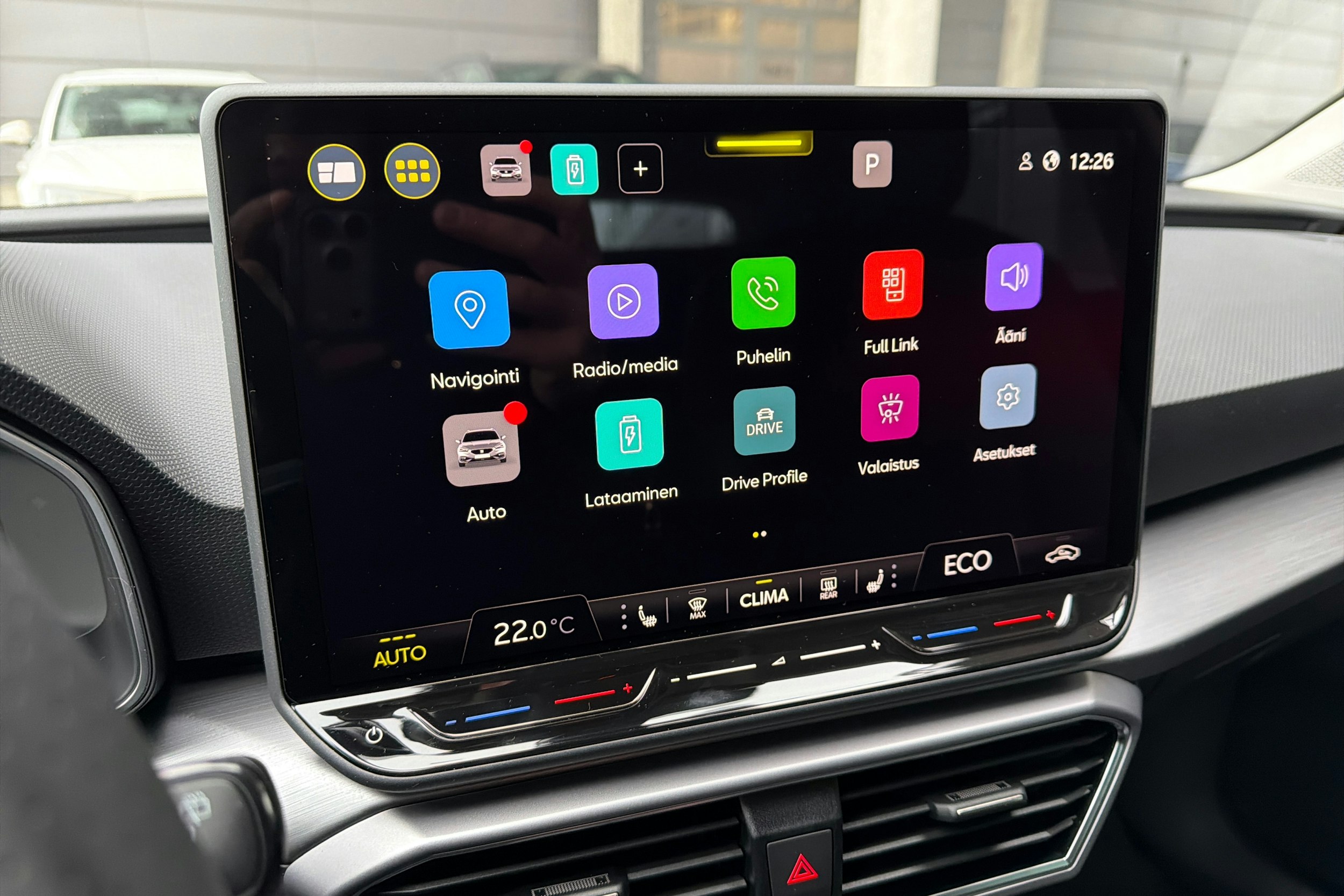 met. punainen SEAT Leon Sportstourer 2026 kuva 16.