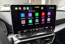 met. punainen SEAT Leon Sportstourer 2026 kuva 16.