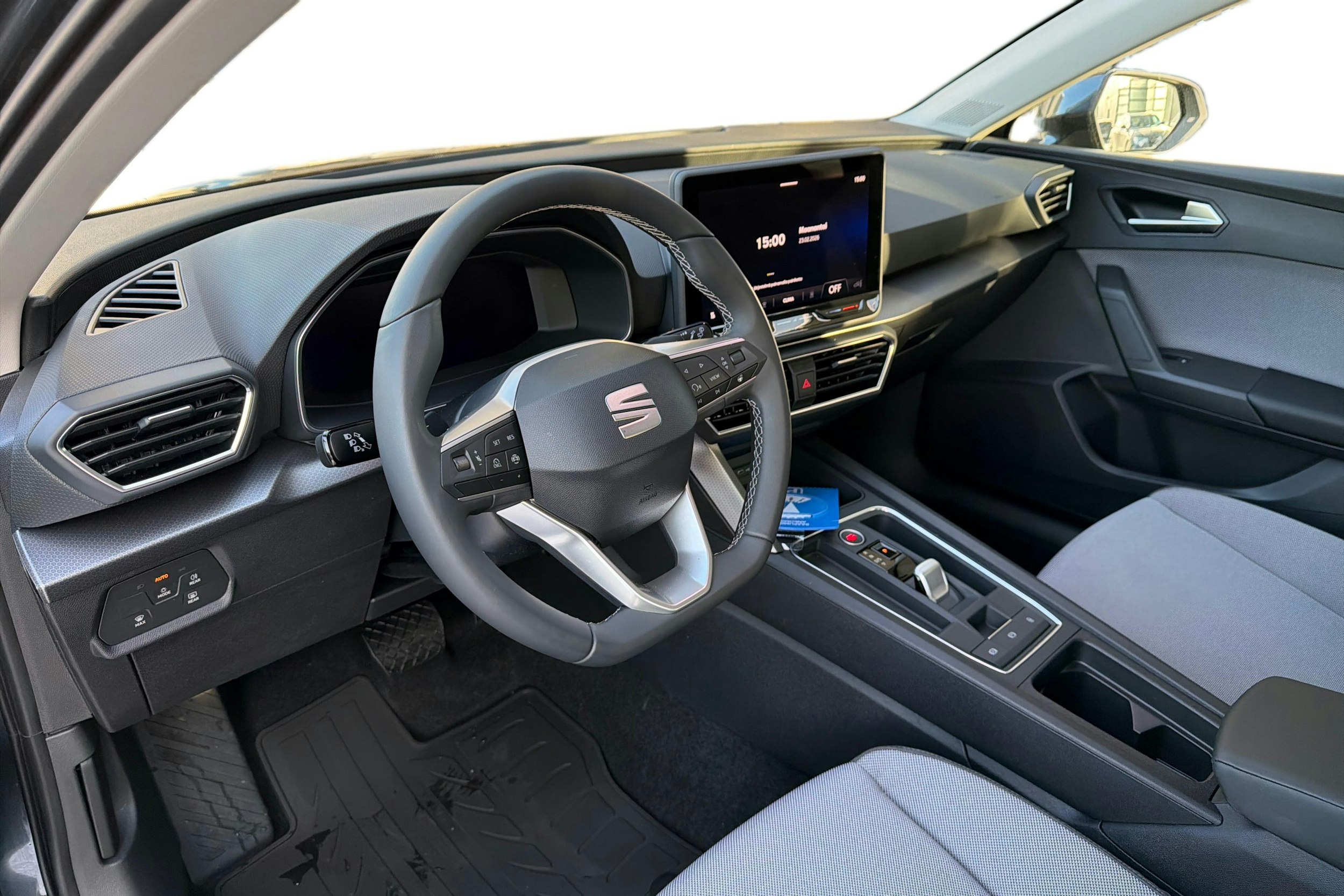 harmaa SEAT Leon Sportstourer 2026 kuva 6.