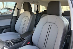 harmaa SEAT Leon Sportstourer 2026 kuva 15.