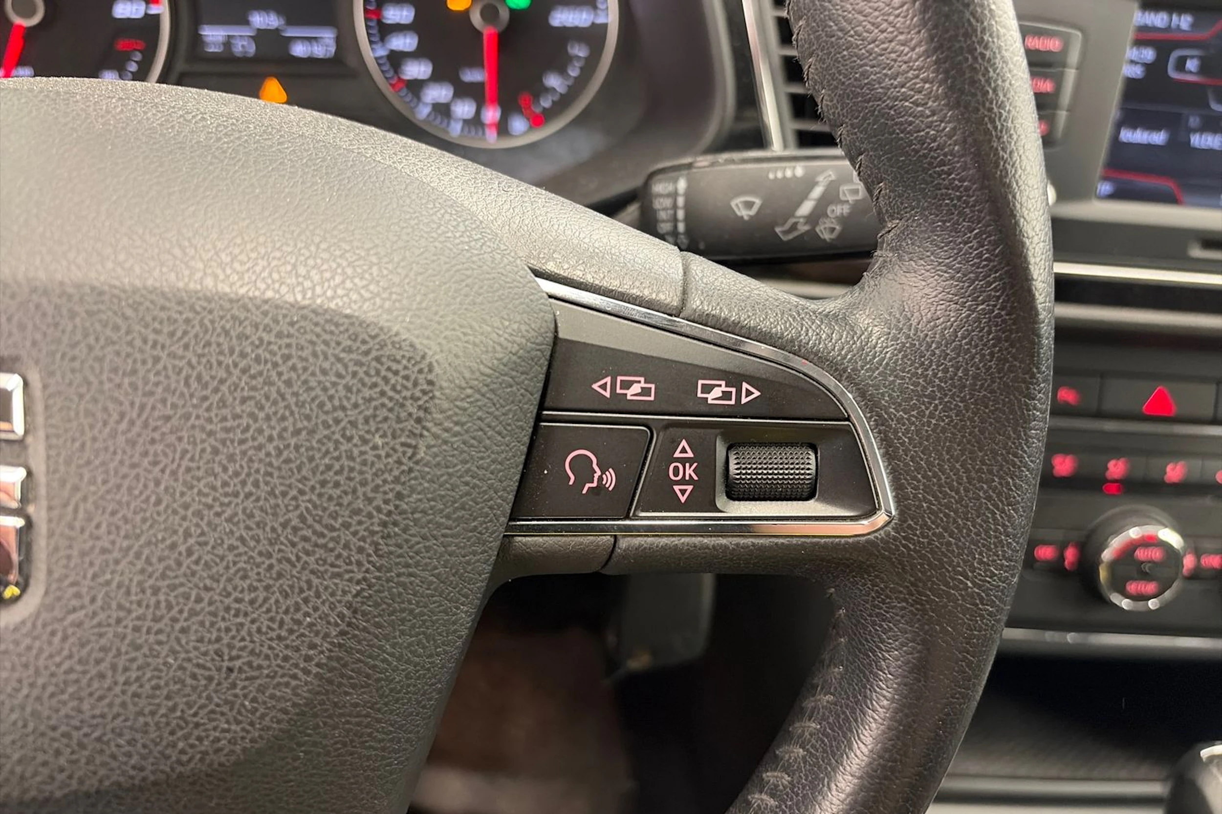 Harmaa SEAT LEON ST 2014 kuva 15.