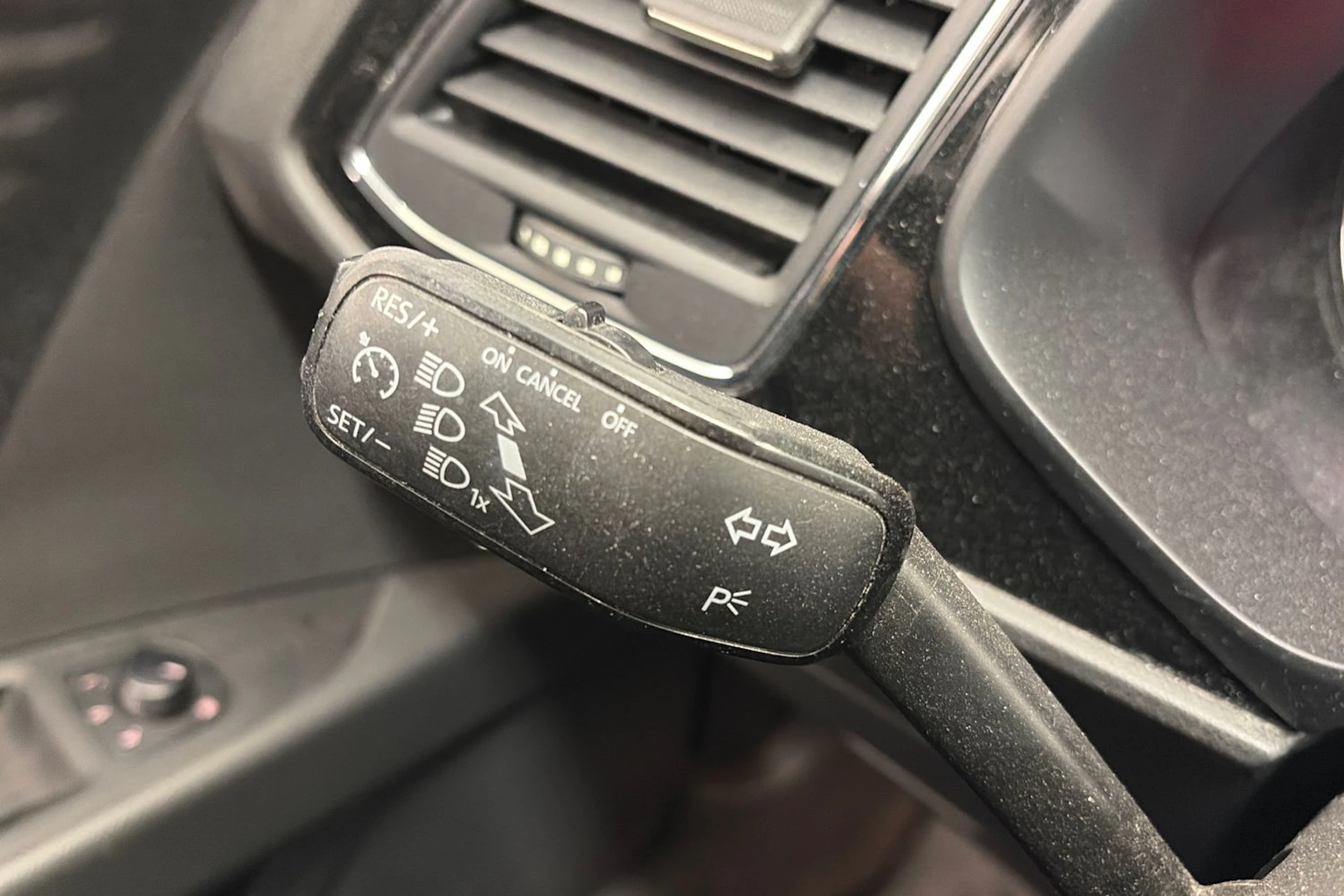 Harmaa SEAT LEON ST 2014 kuva 16.