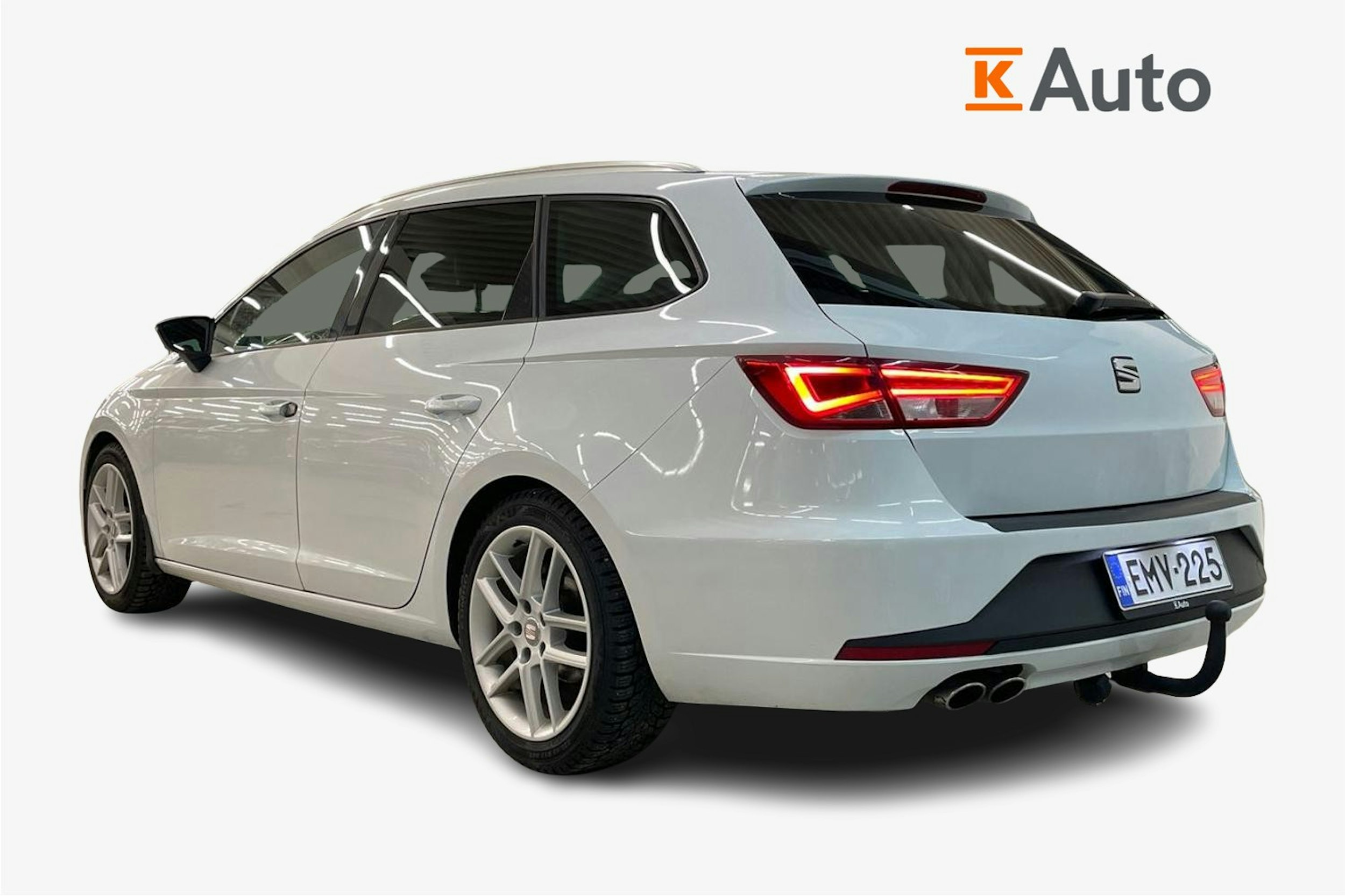 Valkoinen SEAT LEON ST 2014 kuva 2.