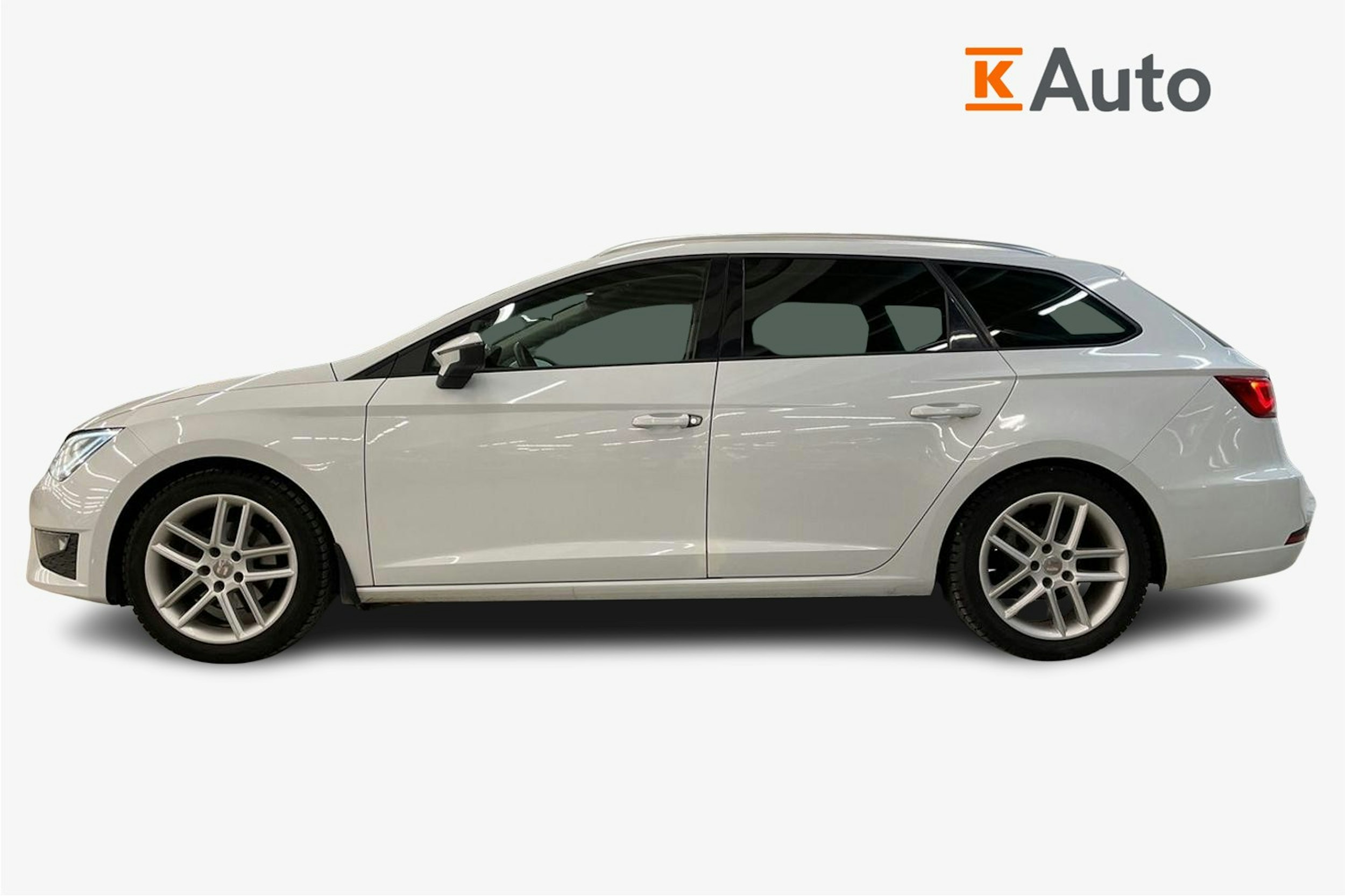 Valkoinen SEAT LEON ST 2014 kuva 6.