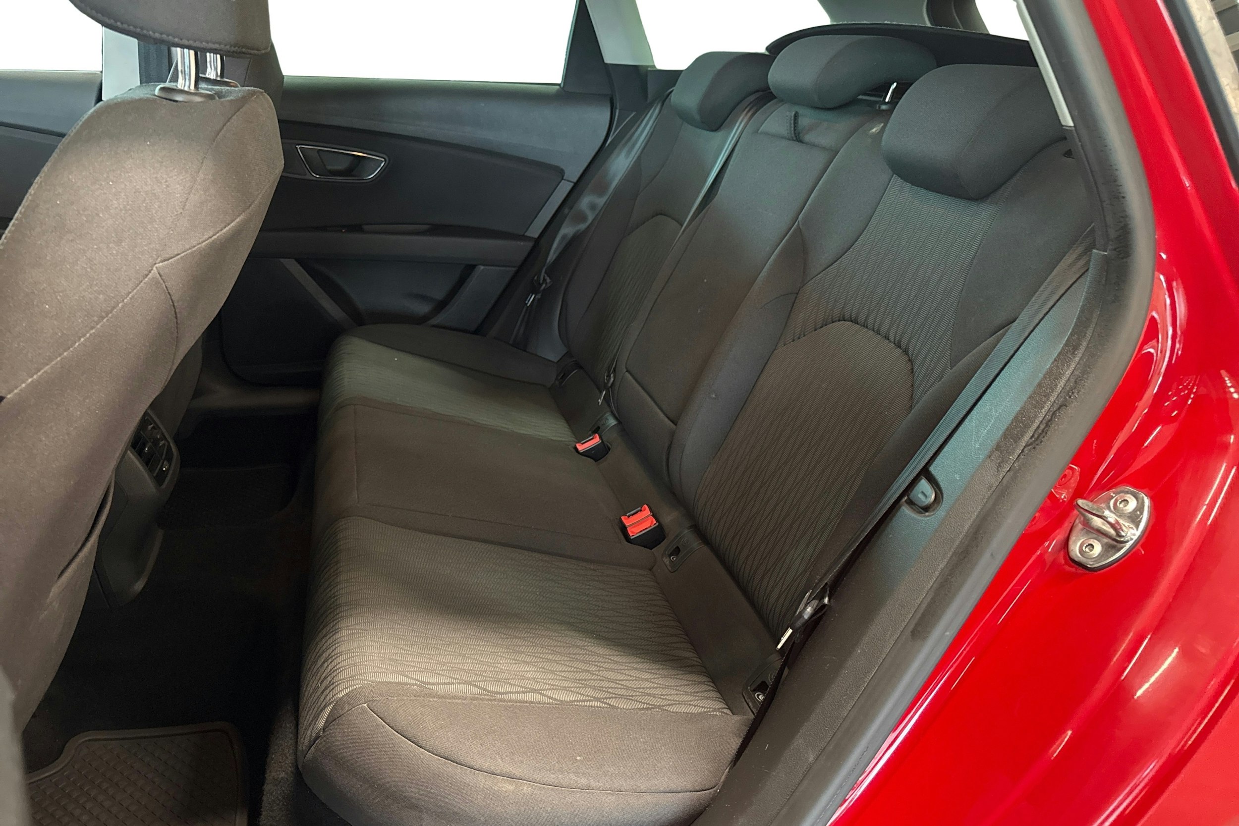 punainen SEAT Leon ST 2014 kuva 10.