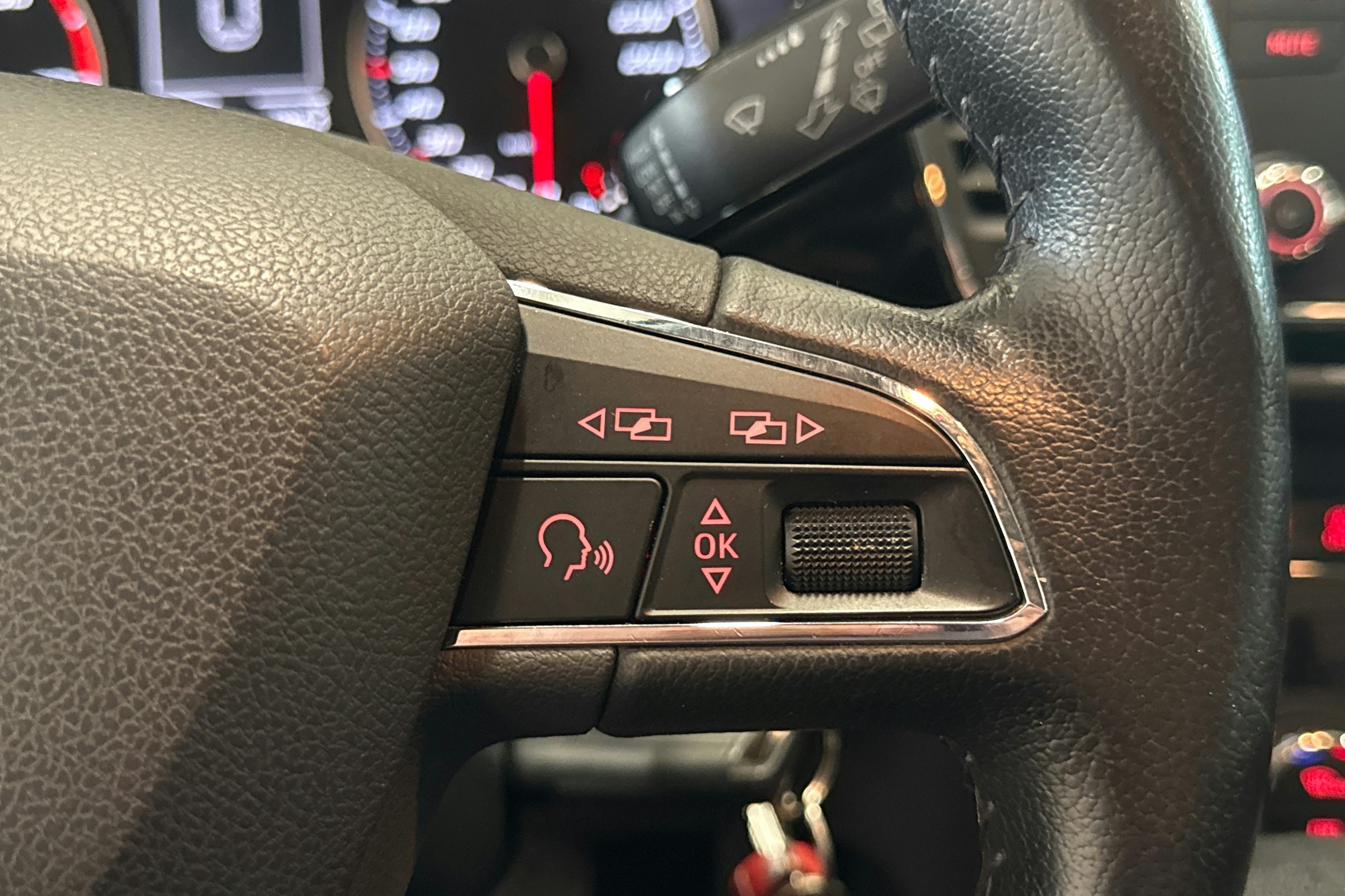 punainen SEAT Leon ST 2014 kuva 16.