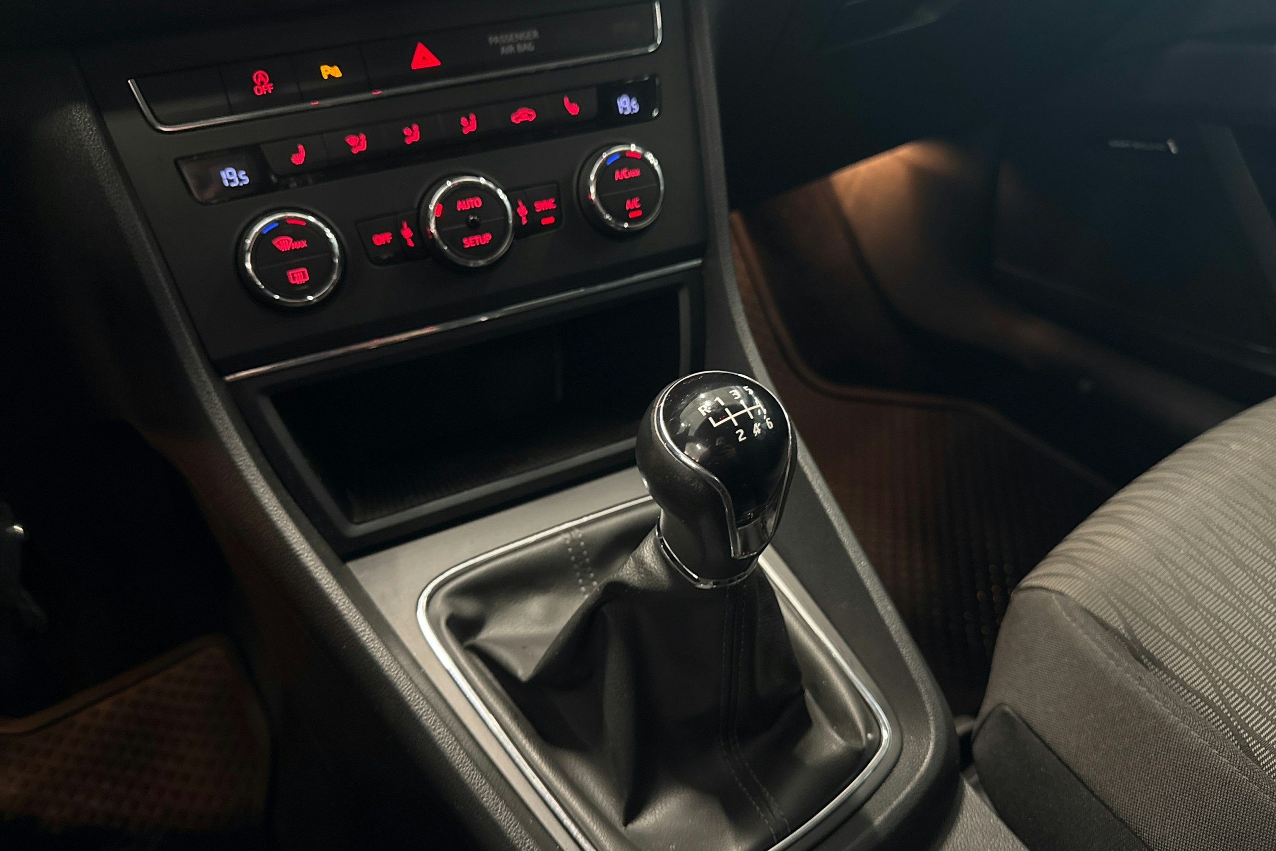 punainen SEAT Leon ST 2014 kuva 19.