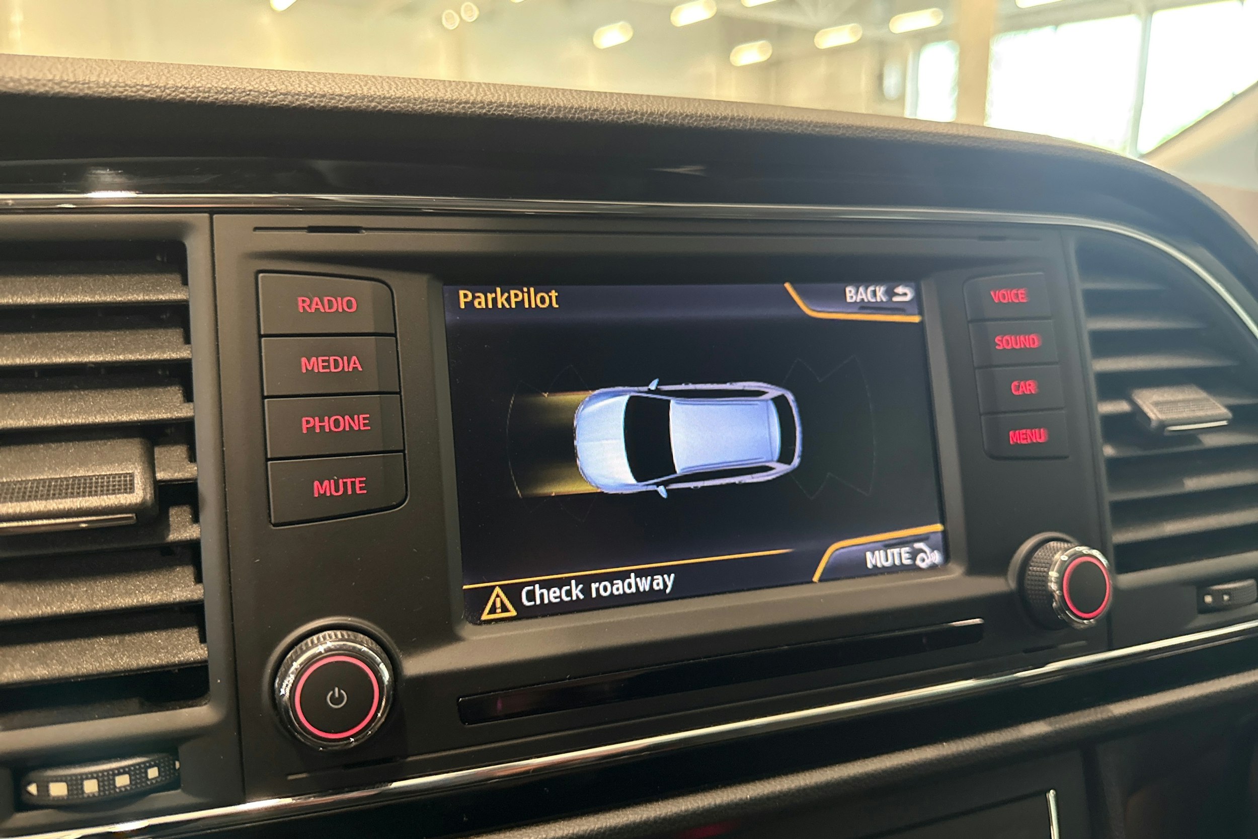 punainen SEAT Leon ST 2014 kuva 20.