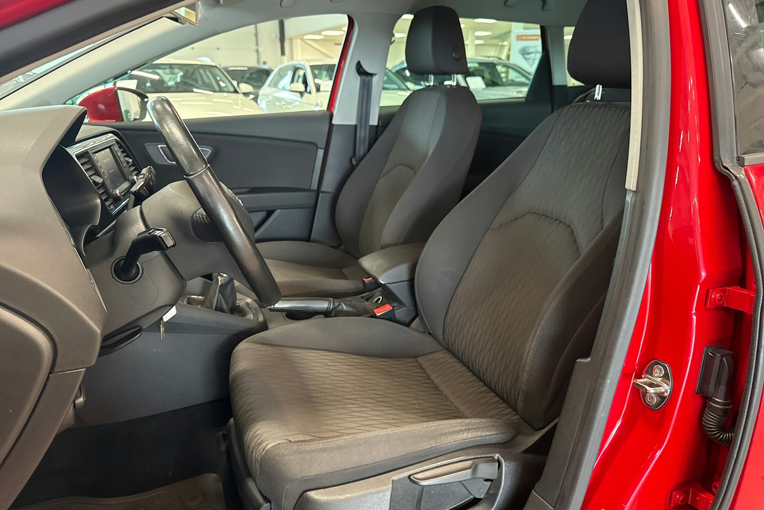 punainen SEAT Leon ST 2014 kuva 22.