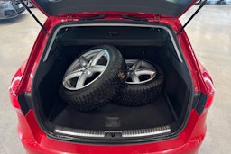punainen SEAT Leon ST 2014 kuva 23.