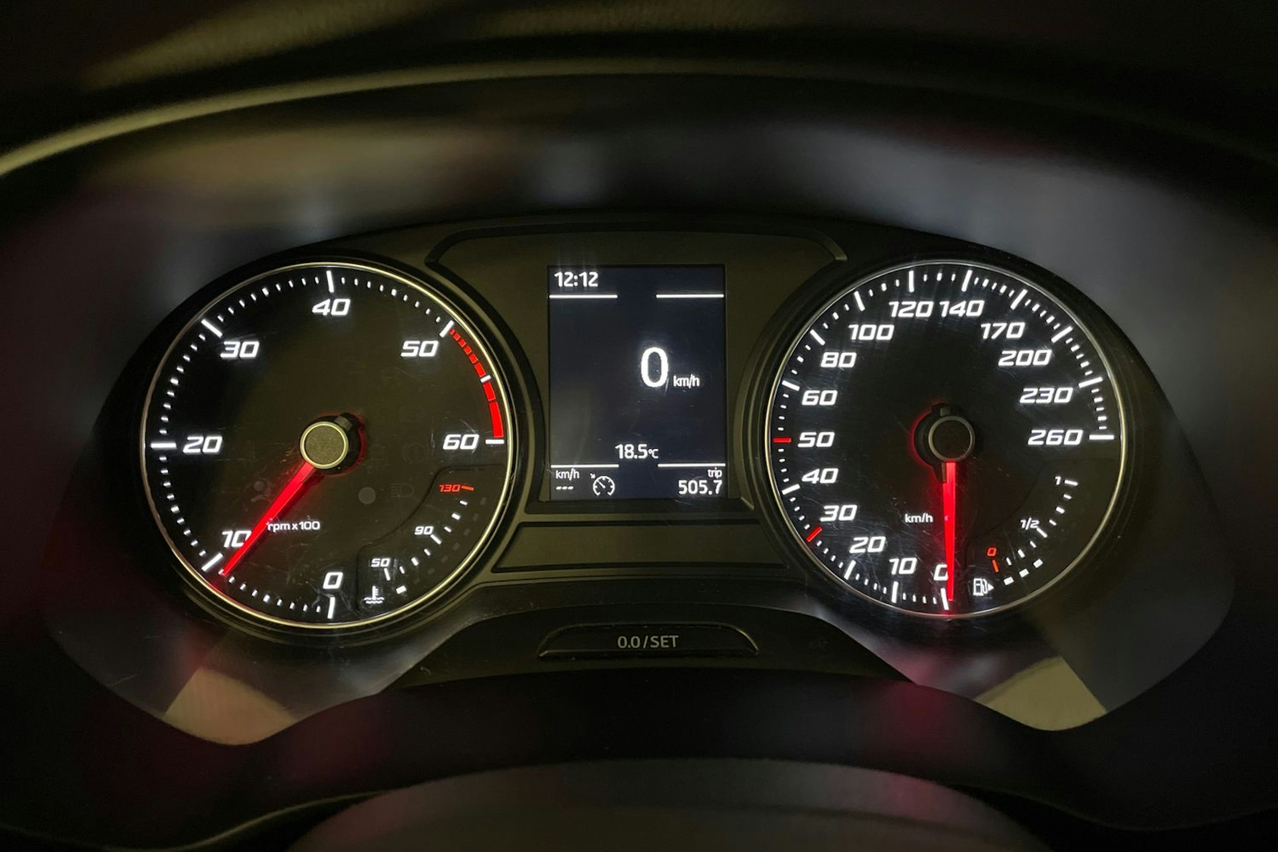 valkoinen SEAT Leon ST 2014 kuva 17.