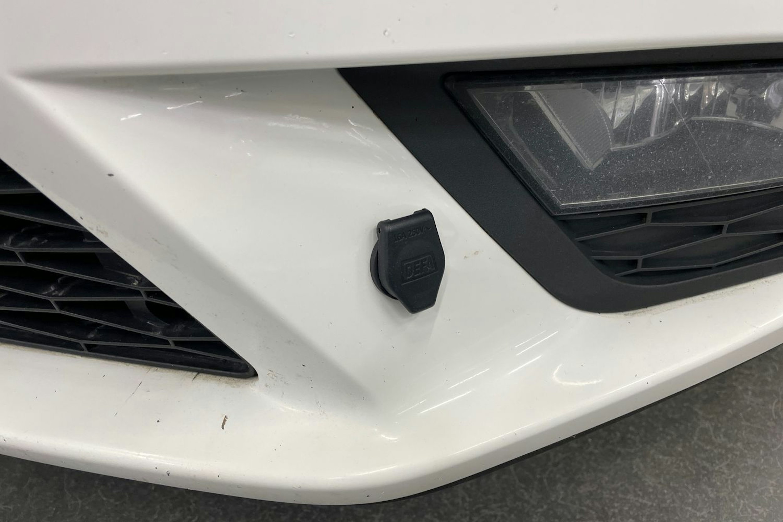 valkoinen SEAT Leon ST 2014 kuva 21.