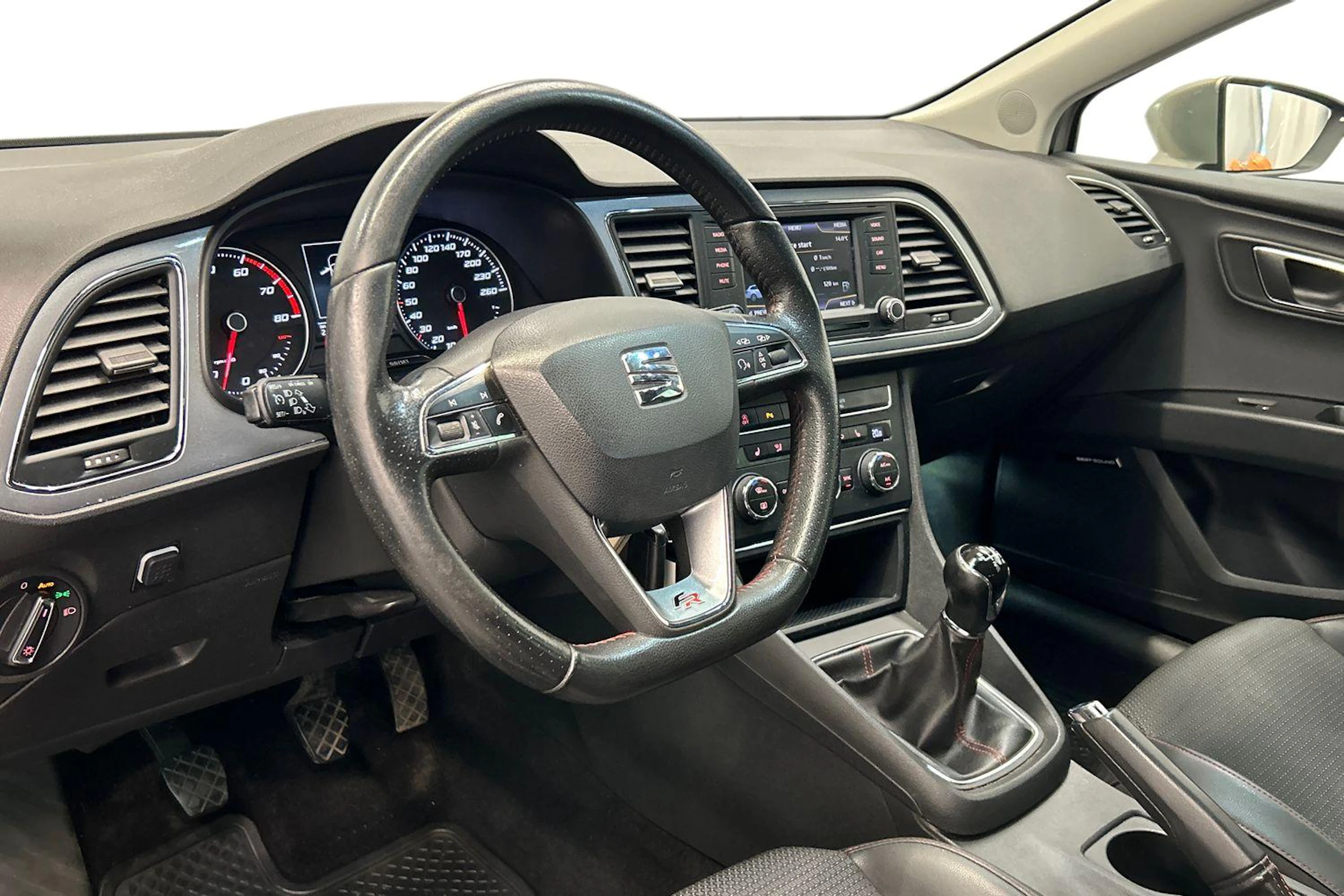 ruskea (beige) SEAT Leon ST 2014 kuva 6.