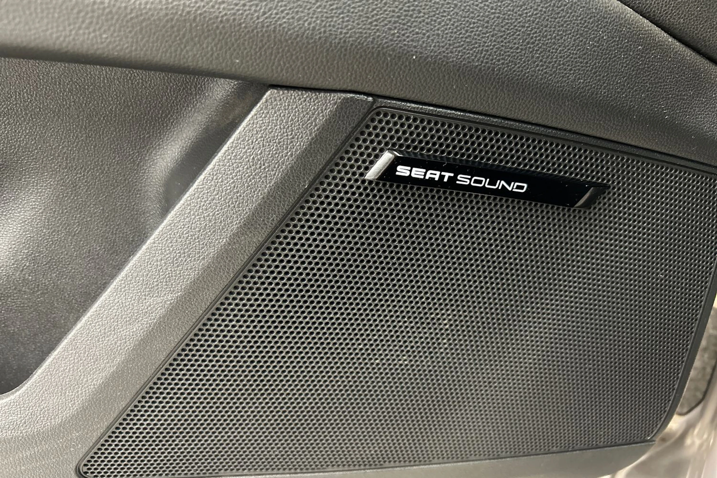ruskea (beige) SEAT Leon ST 2014 kuva 15.