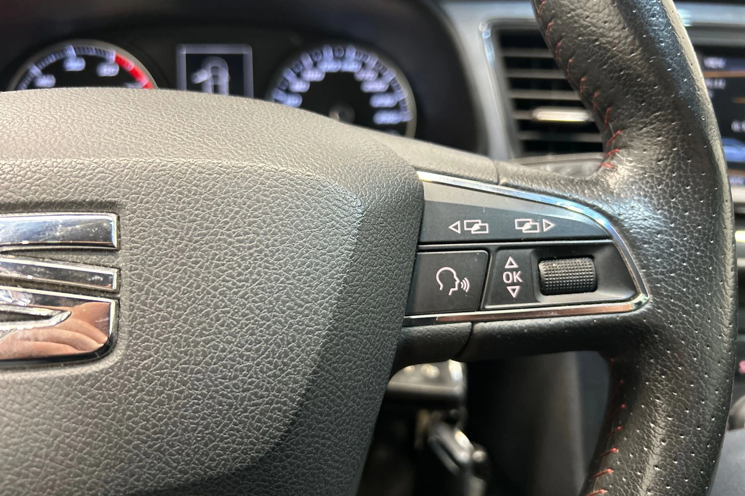 ruskea (beige) SEAT Leon ST 2014 kuva 18.