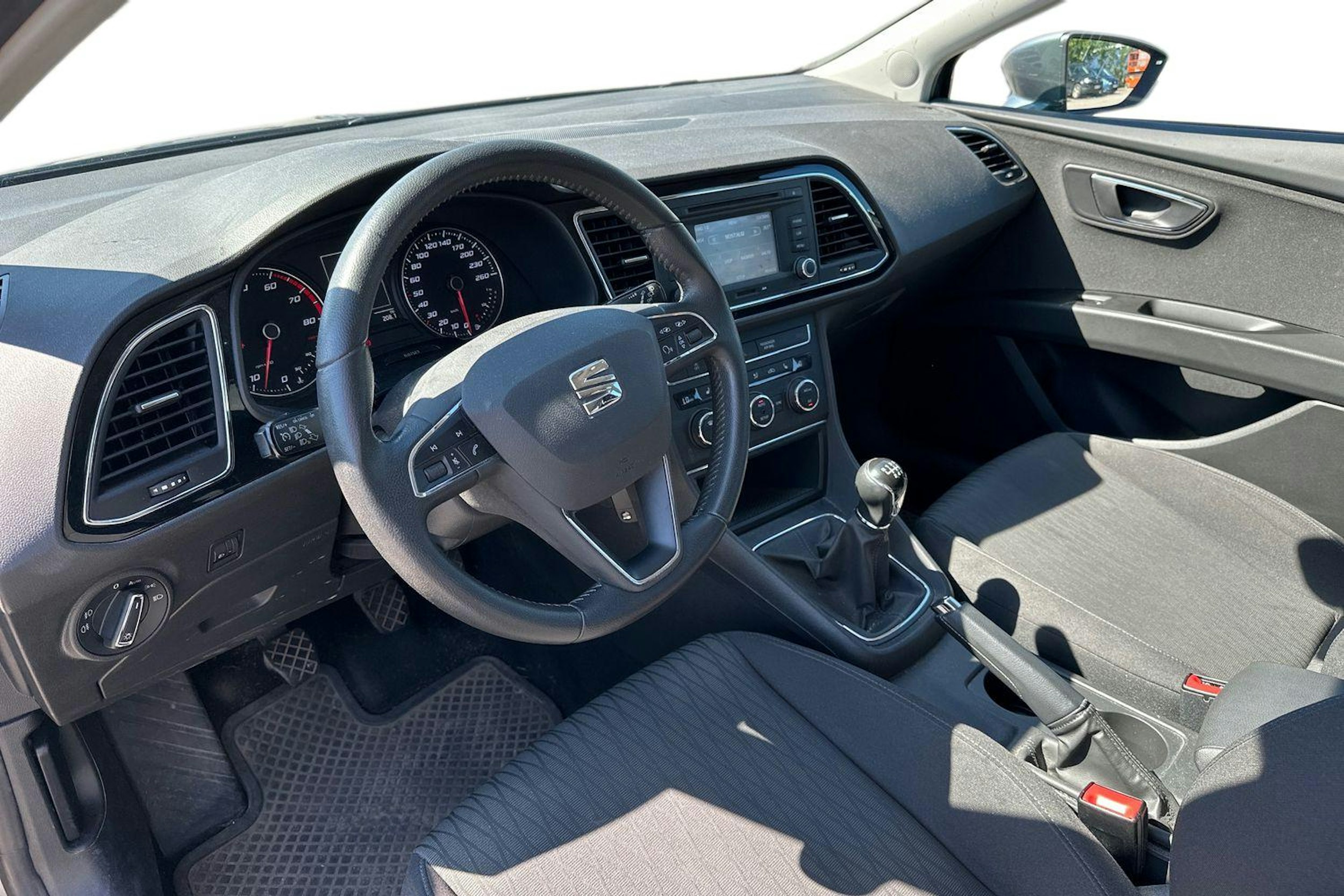 harmaa SEAT Leon ST 2014 kuva 3.