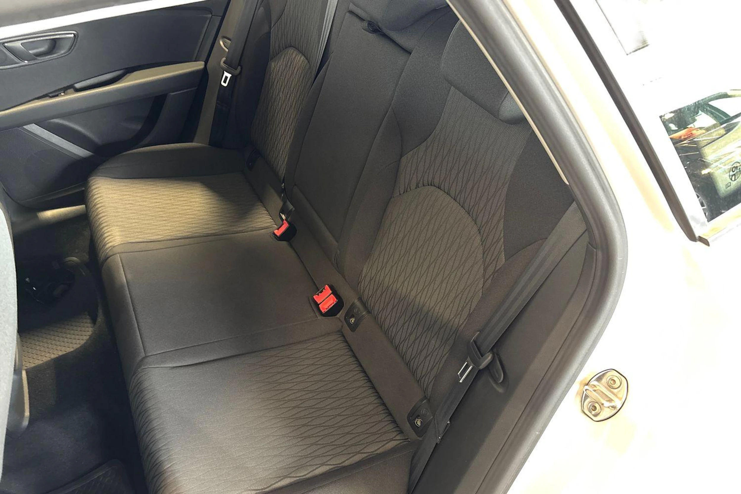 Valkoinen SEAT LEON ST 2014 kuva 11.