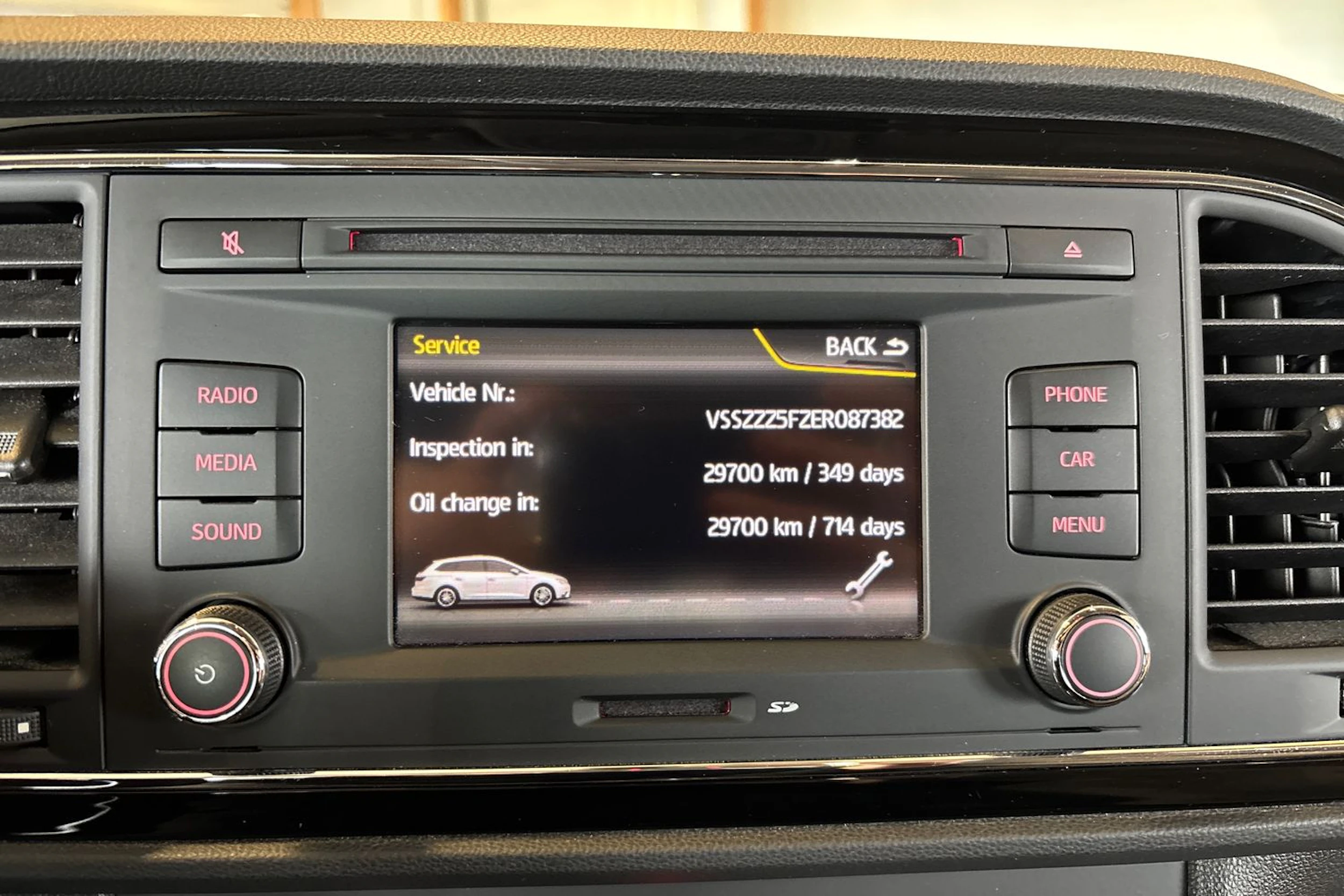 Valkoinen SEAT LEON ST 2014 kuva 18.