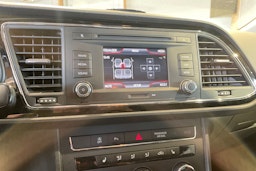 Valkoinen SEAT Leon ST 2015 kuva 21.