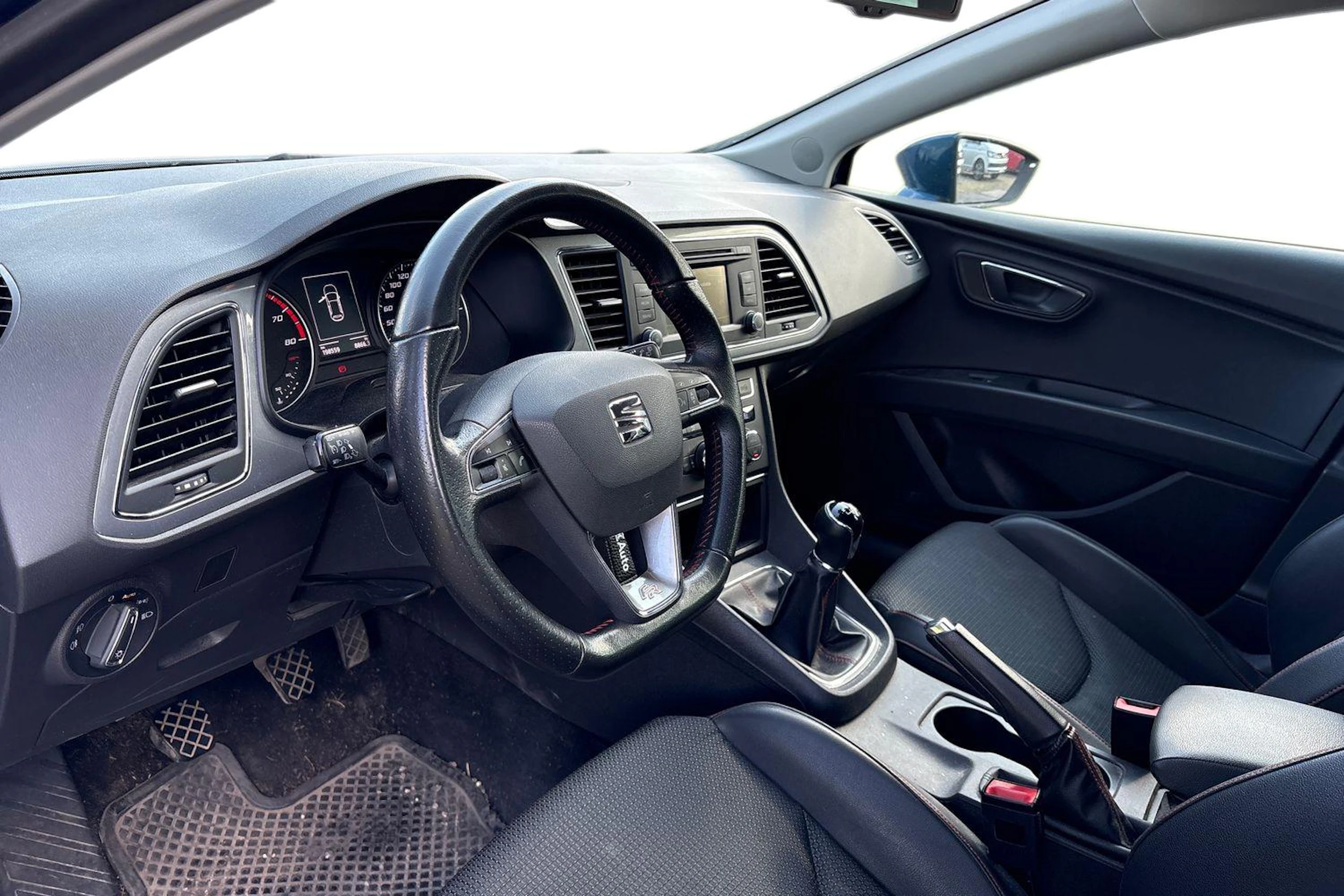 sininen SEAT Leon ST 2015 kuva 3.