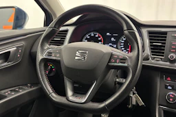 sininen SEAT Leon ST 2015 kuva 12.
