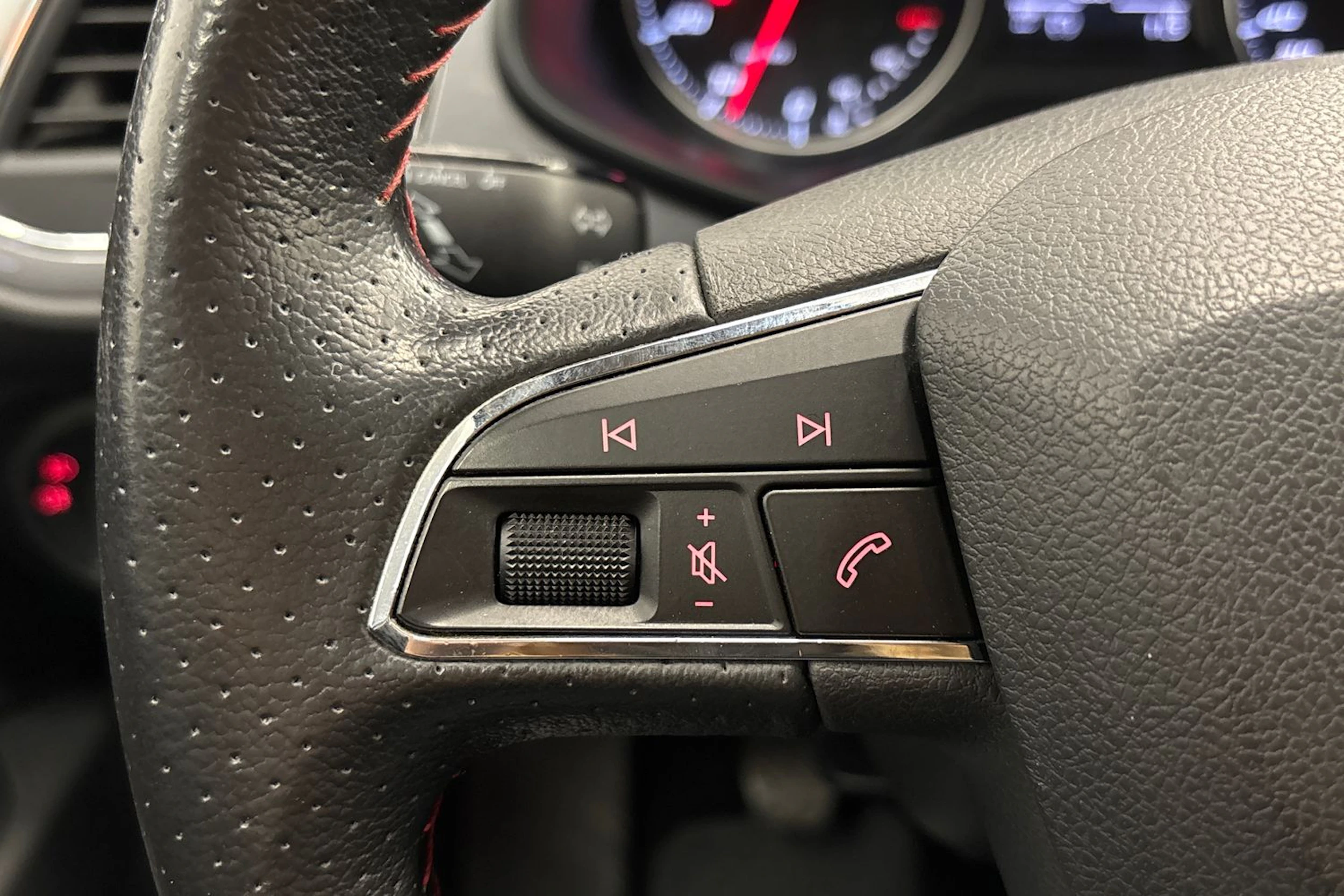 sininen SEAT Leon ST 2015 kuva 13.