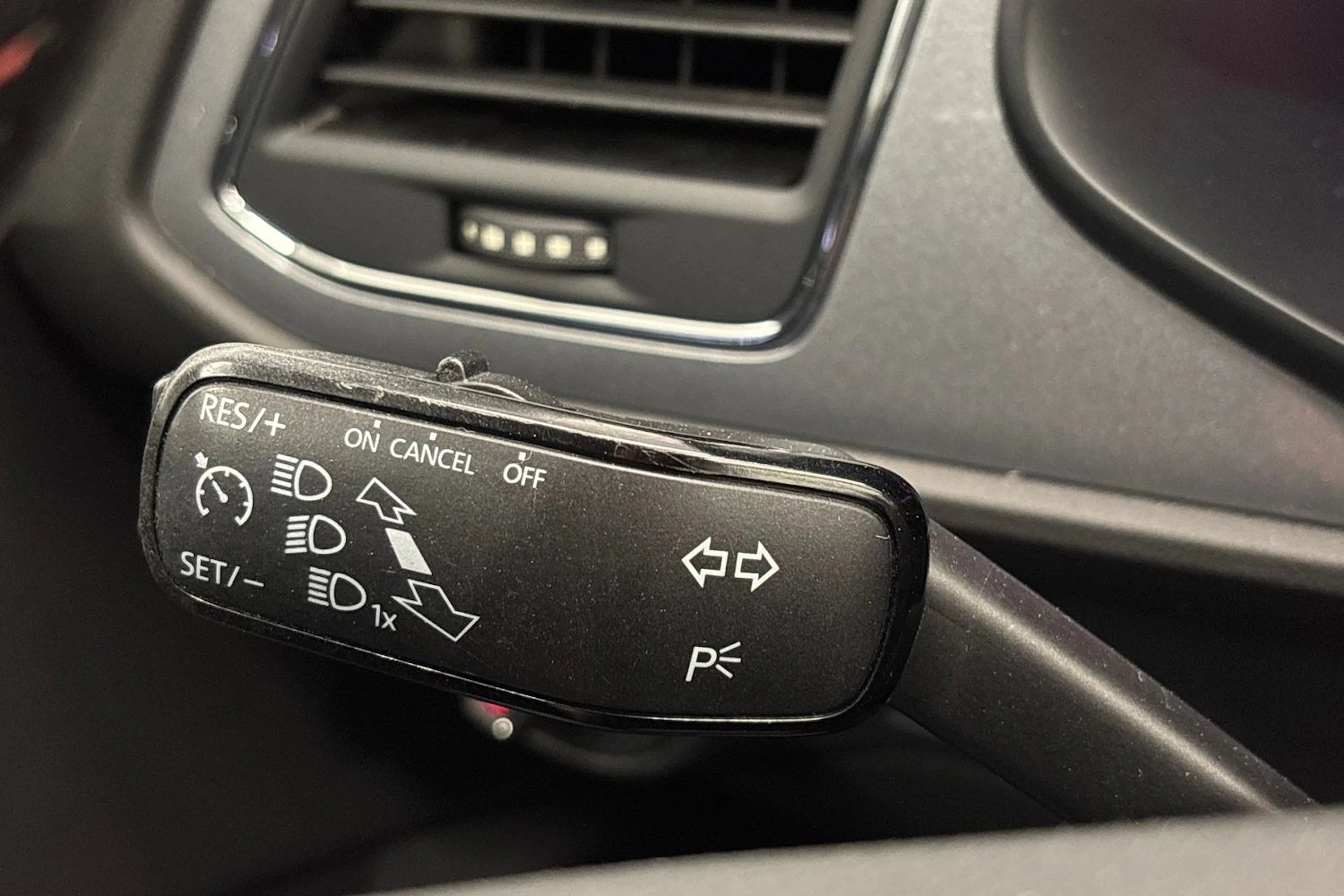 sininen SEAT Leon ST 2015 kuva 15.