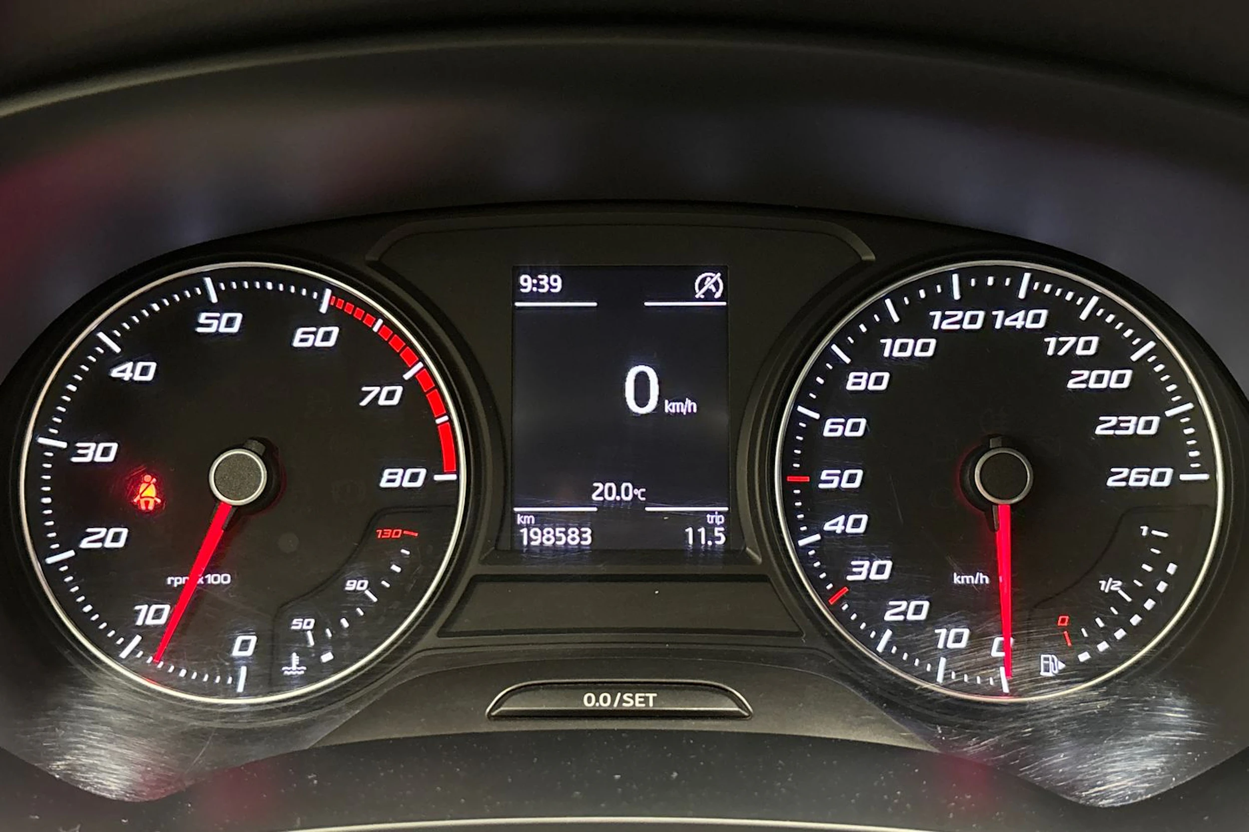sininen SEAT Leon ST 2015 kuva 16.