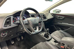 valkoinen SEAT Leon ST 2015 kuva 3.