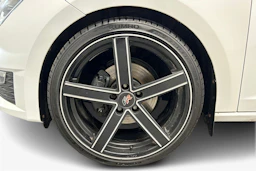 valkoinen SEAT Leon ST 2015 kuva 9.