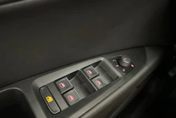 valkoinen SEAT Leon ST 2015 kuva 14.
