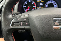 valkoinen SEAT Leon ST 2015 kuva 16.