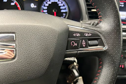 valkoinen SEAT Leon ST 2015 kuva 17.