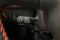 valkoinen SEAT Leon ST 2015 kuva 18.