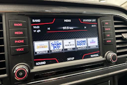valkoinen SEAT Leon ST 2015 kuva 19.