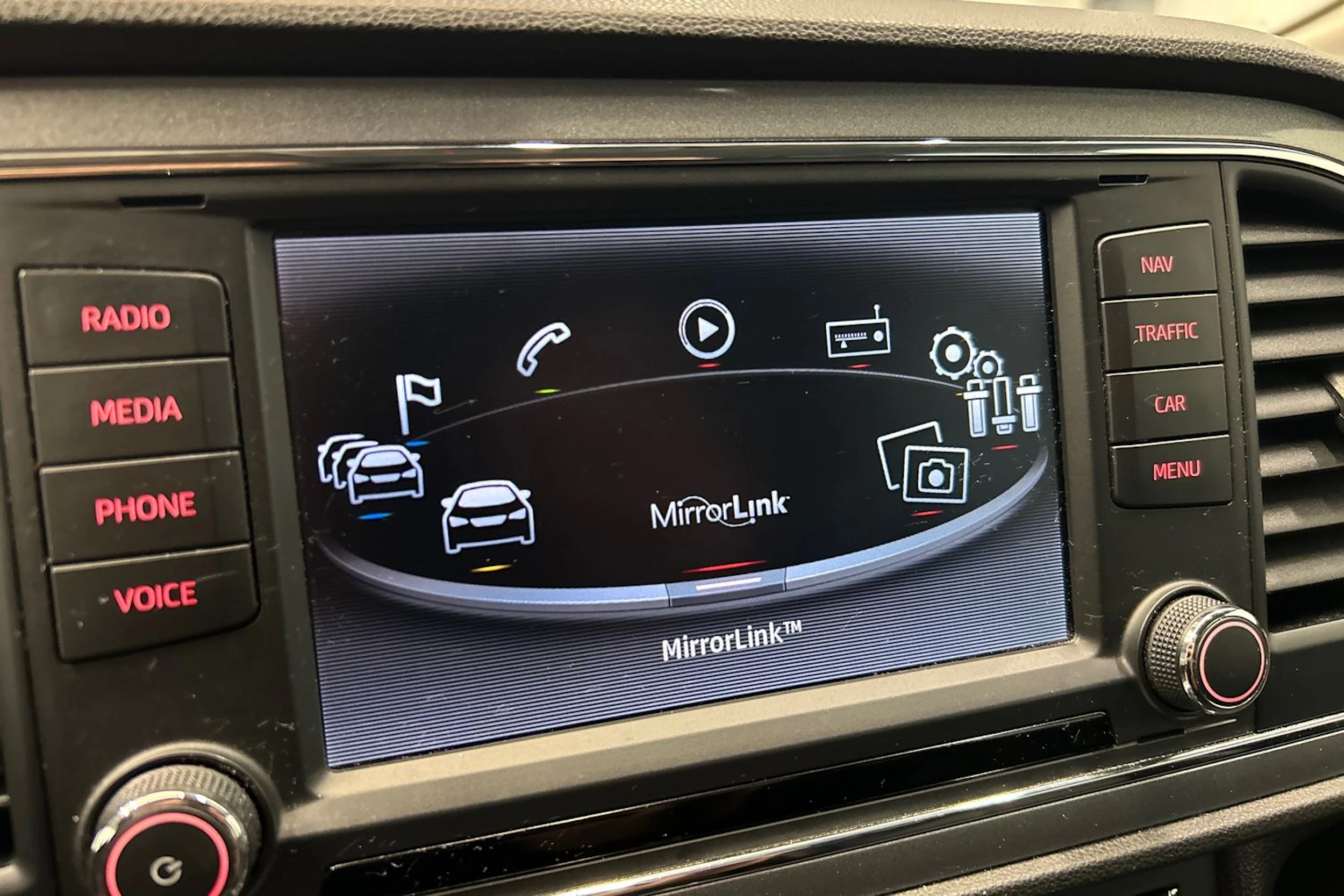 valkoinen SEAT Leon ST 2015 kuva 22.