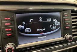 valkoinen SEAT Leon ST 2015 kuva 22.
